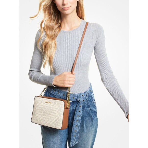 New Michael Kors Jet Set Large Printed Logo Crossbody Bag Vanilla - Picture 2 of 3